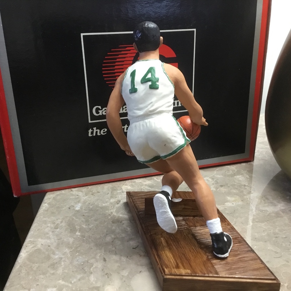 Bob Cousy 14 “Smooth Operator “ #293 of 5,000 made worldwide. BOSTON CELTICS FAN - Picture 5 of 16